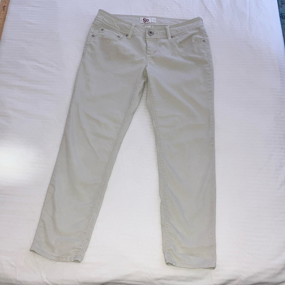 SO brand size 9 Womens pants small light yellow print dots Light Khaki Casual